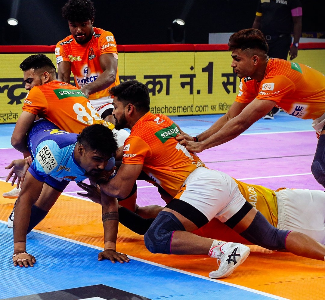 Pkl Puneri Paltan Crush Bengal Warriors Courtesy Of Lethal Defense