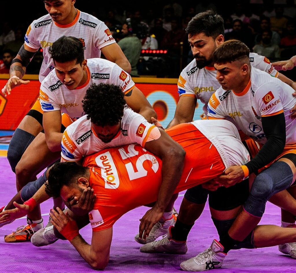 PKL 10: Puneri Paltan Score 11th Win Of The Season Against Gujarat ...